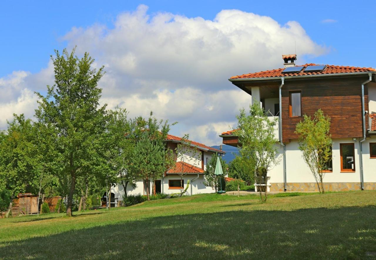 Sinjirite Complex Hotel Elena Exterior photo