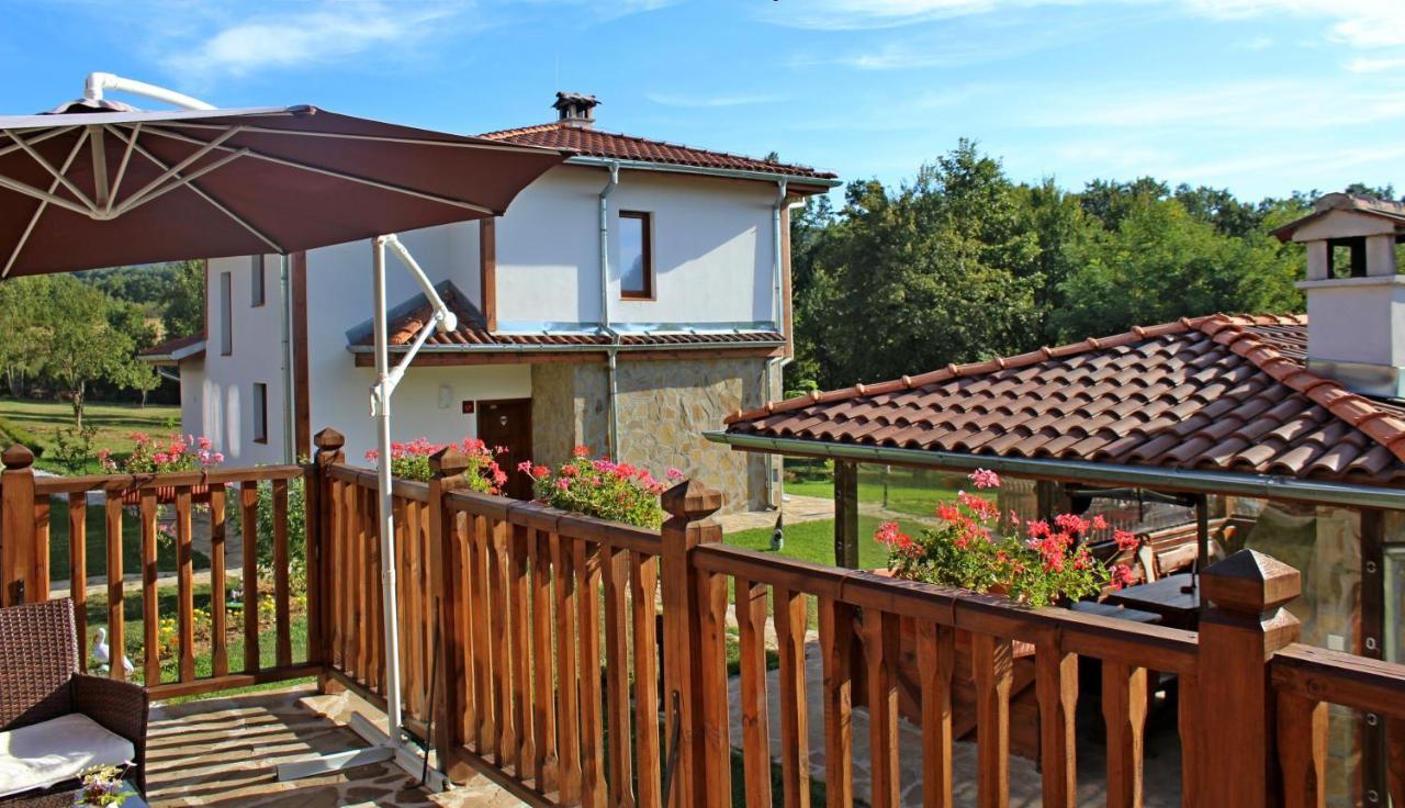 Sinjirite Complex Hotel Elena Exterior photo