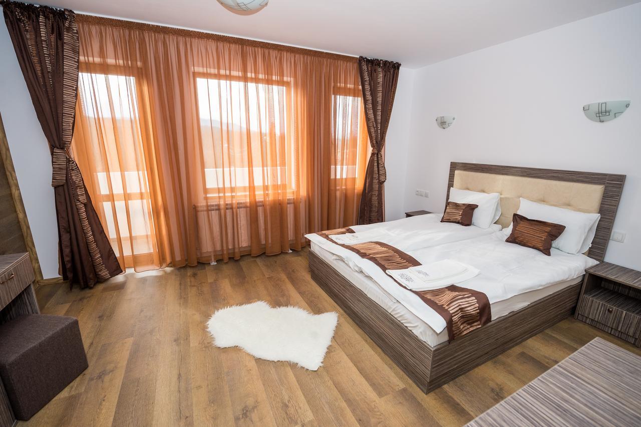 Sinjirite Complex Hotel Elena Exterior photo