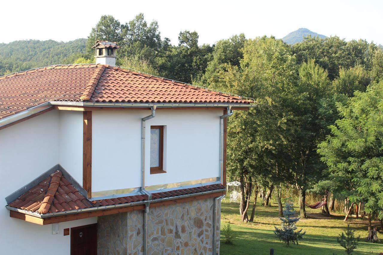 Sinjirite Complex Hotel Elena Exterior photo
