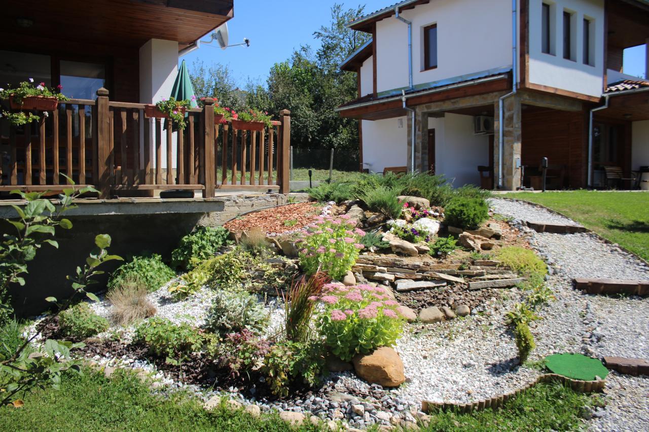 Sinjirite Complex Hotel Elena Exterior photo