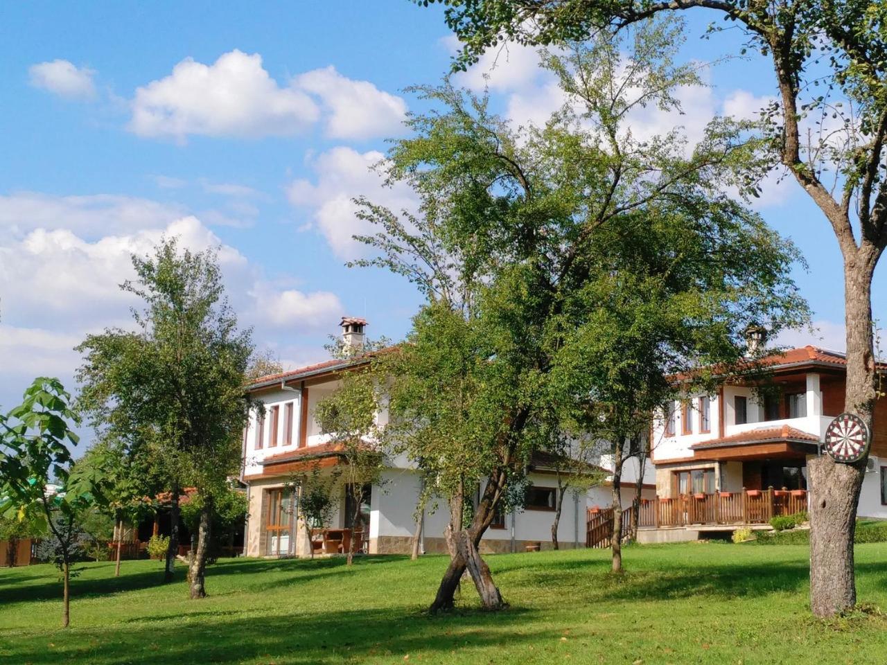 Sinjirite Complex Hotel Elena Exterior photo