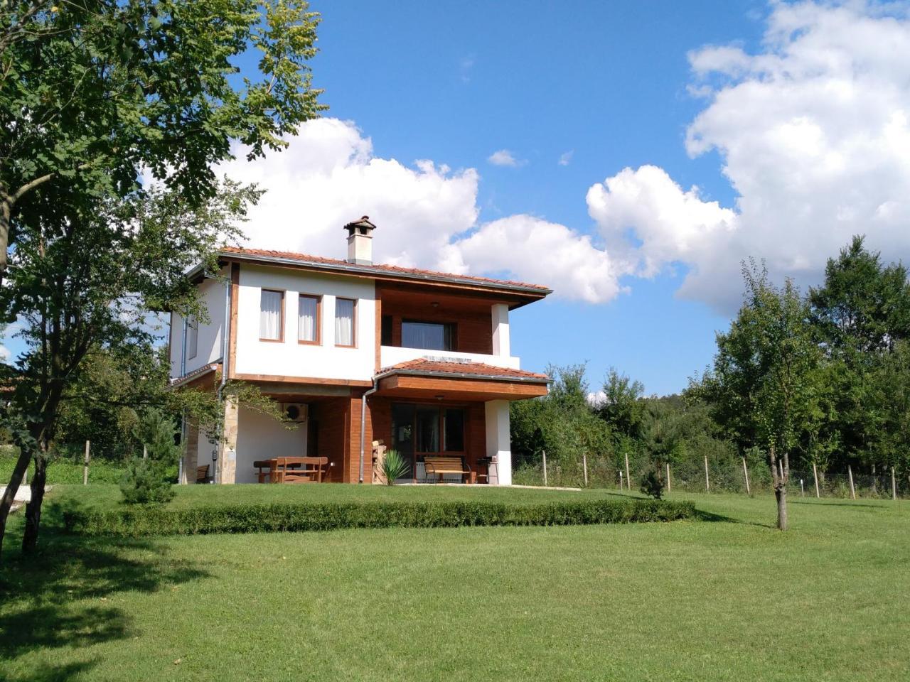 Sinjirite Complex Hotel Elena Exterior photo