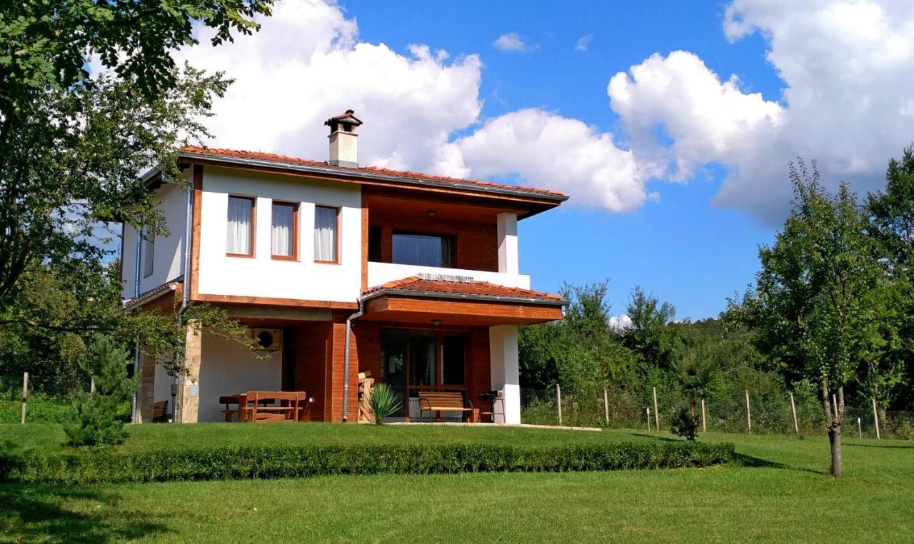 Sinjirite Complex Hotel Elena Exterior photo