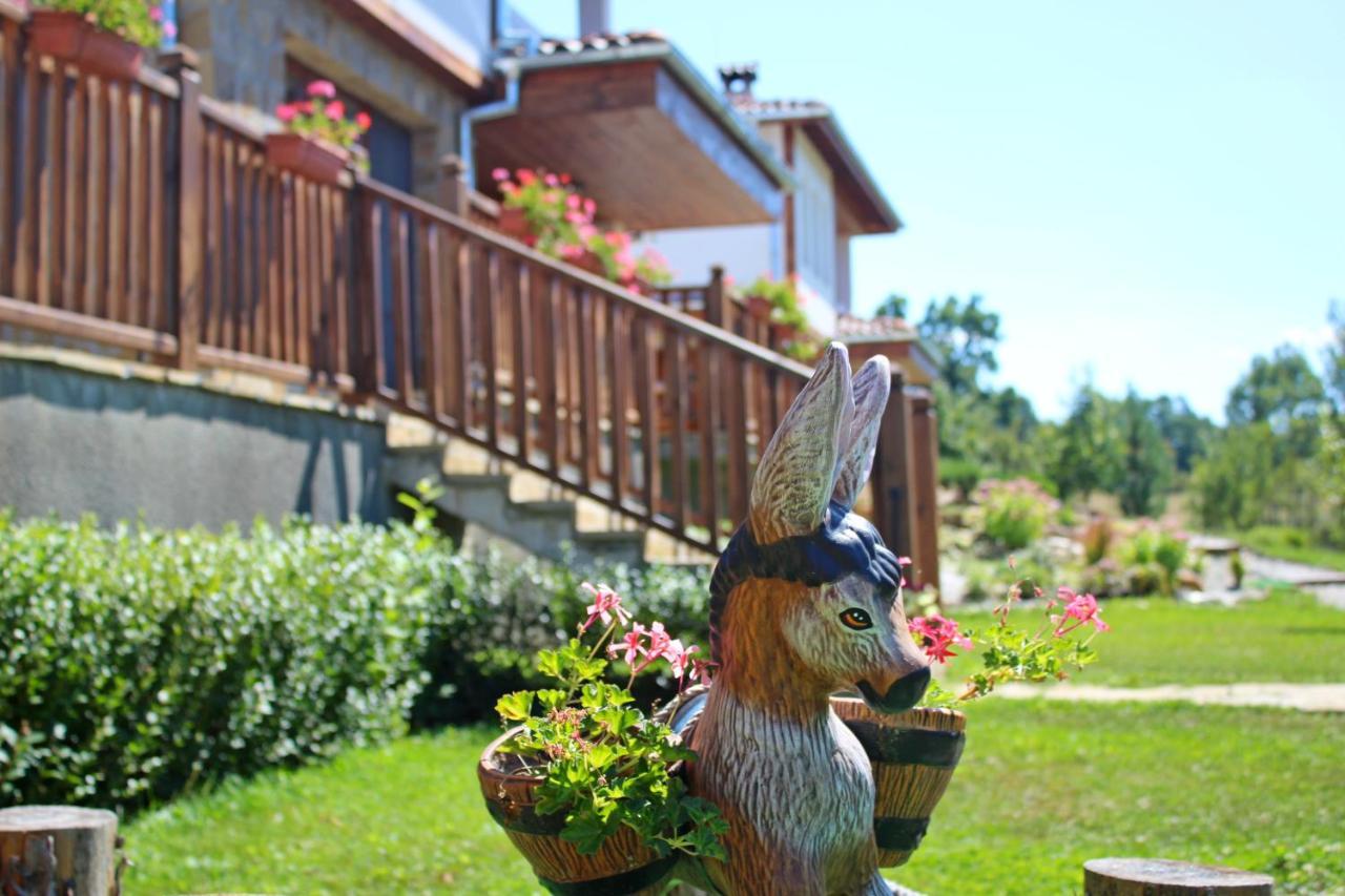 Sinjirite Complex Hotel Elena Exterior photo